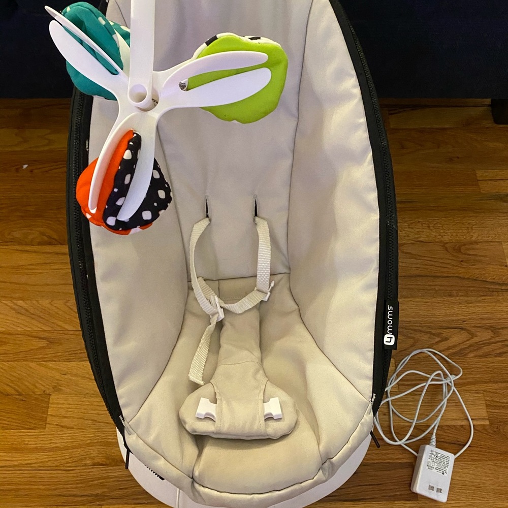 4 MOMS ROCKER - Picture 3 of 3